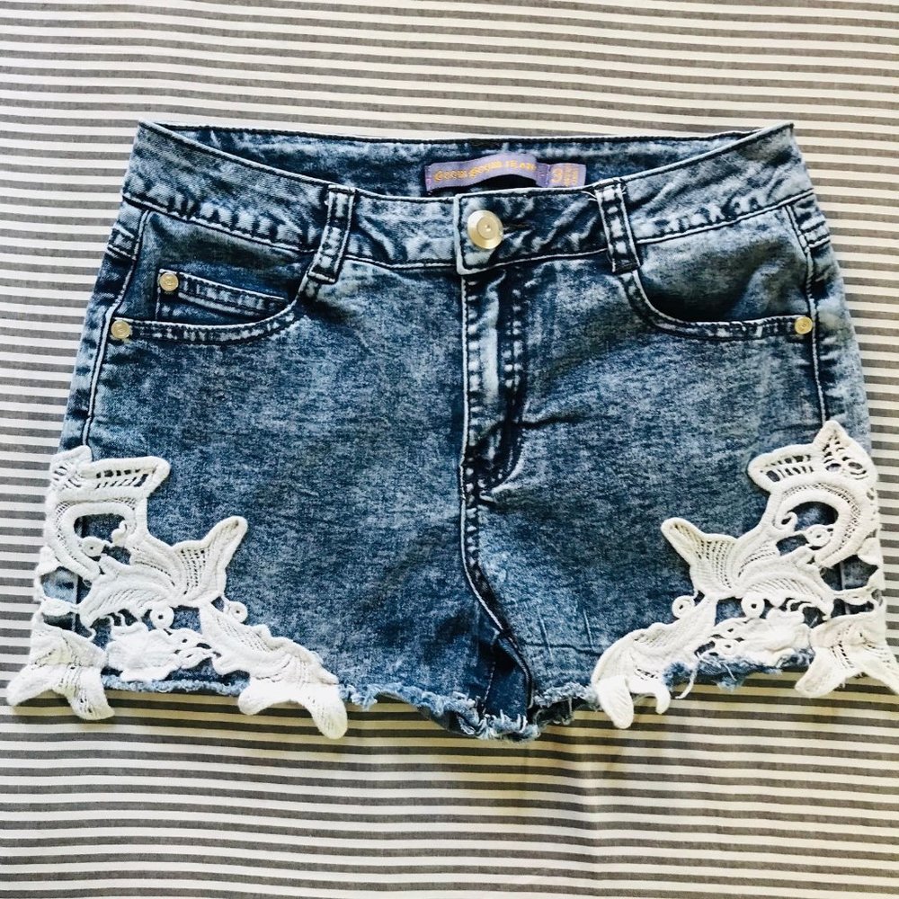 Boom Boom Cut Off Acid Wash Crochet Short